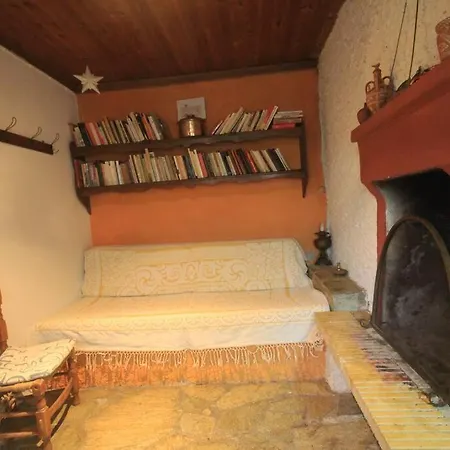 דירה Traditional Mountain House *