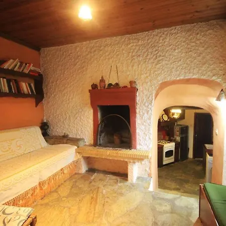 Traditional Mountain House Agios Lavrentios